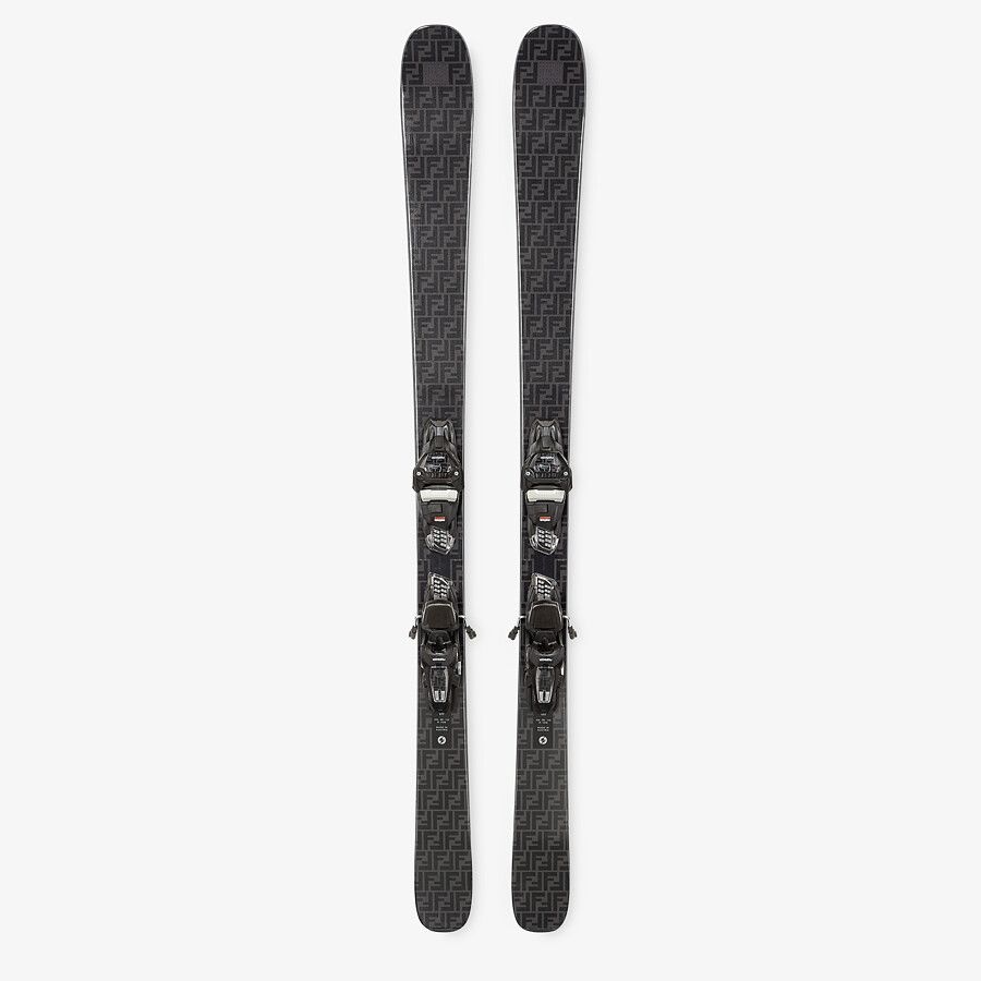 Black skis - 1