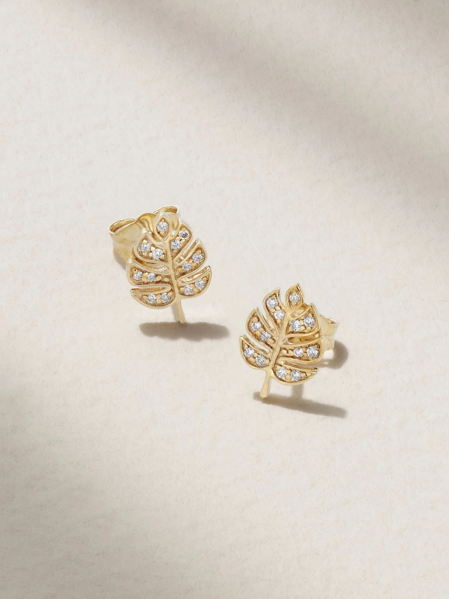 Tiny Monstera Leaf 14-karat gold diamond earrings Gold - 1