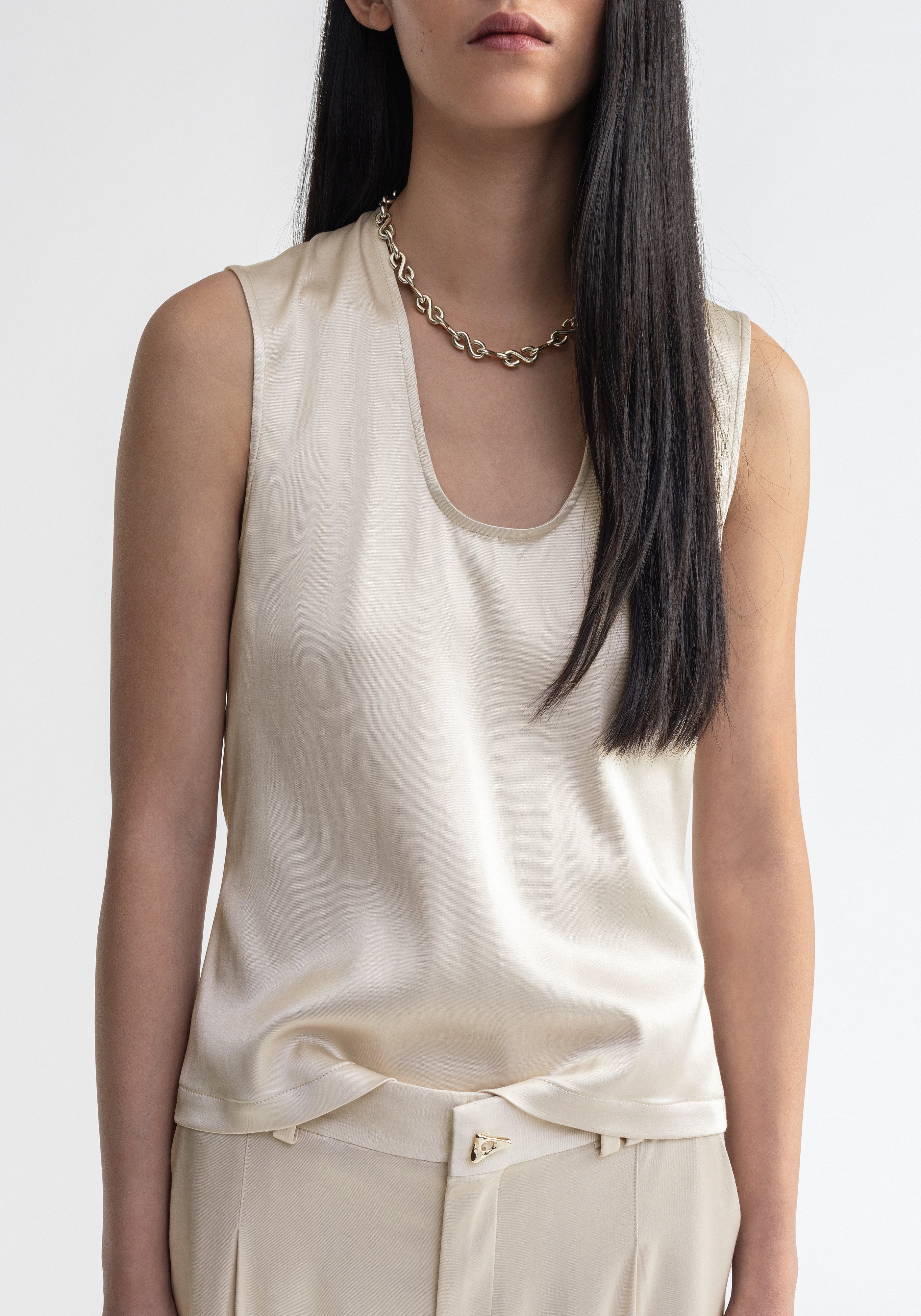 TUTU
Scoop-neck satin top - 2