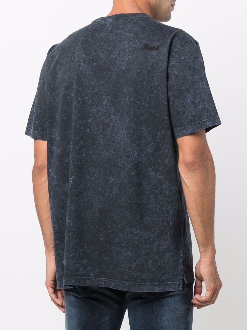 marble-effect crew neck T-shirt - 4