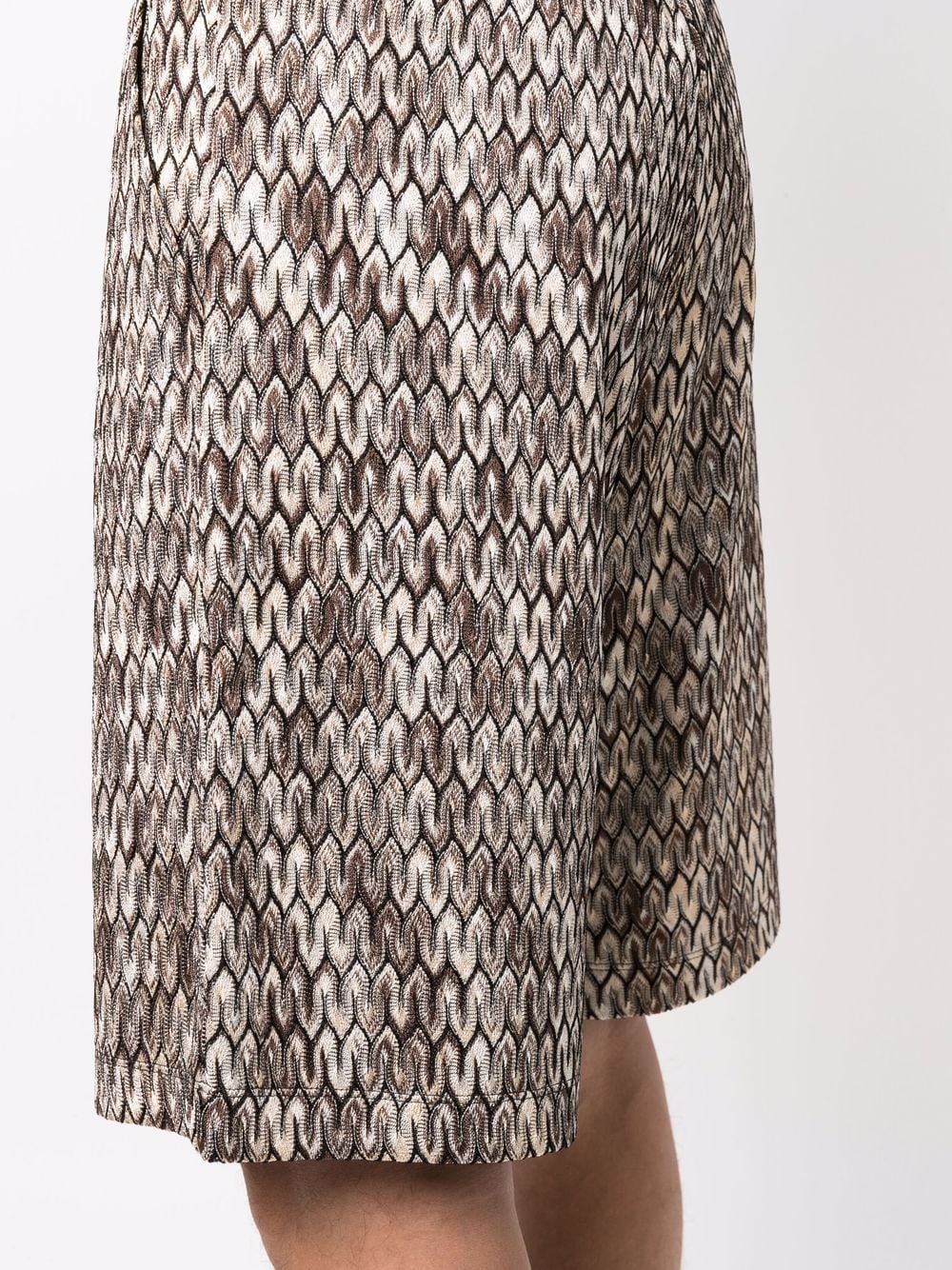 graphic-print knee-length shorts - 5