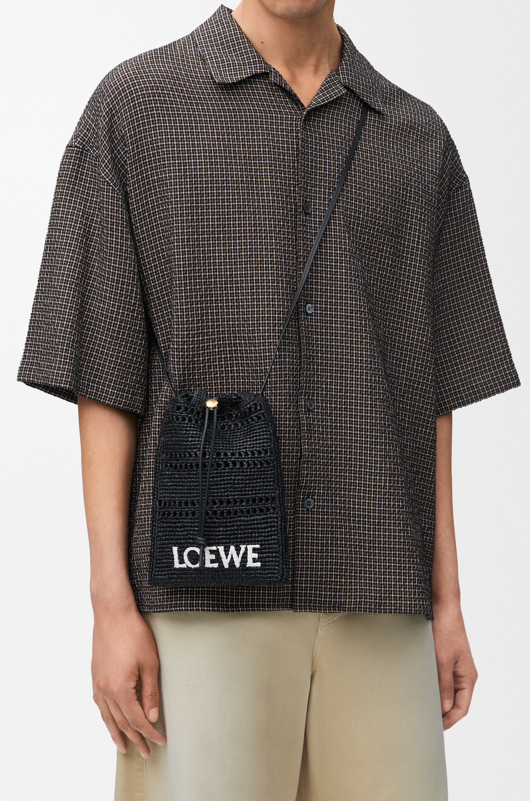 Drawstring pocket in raffia - 2