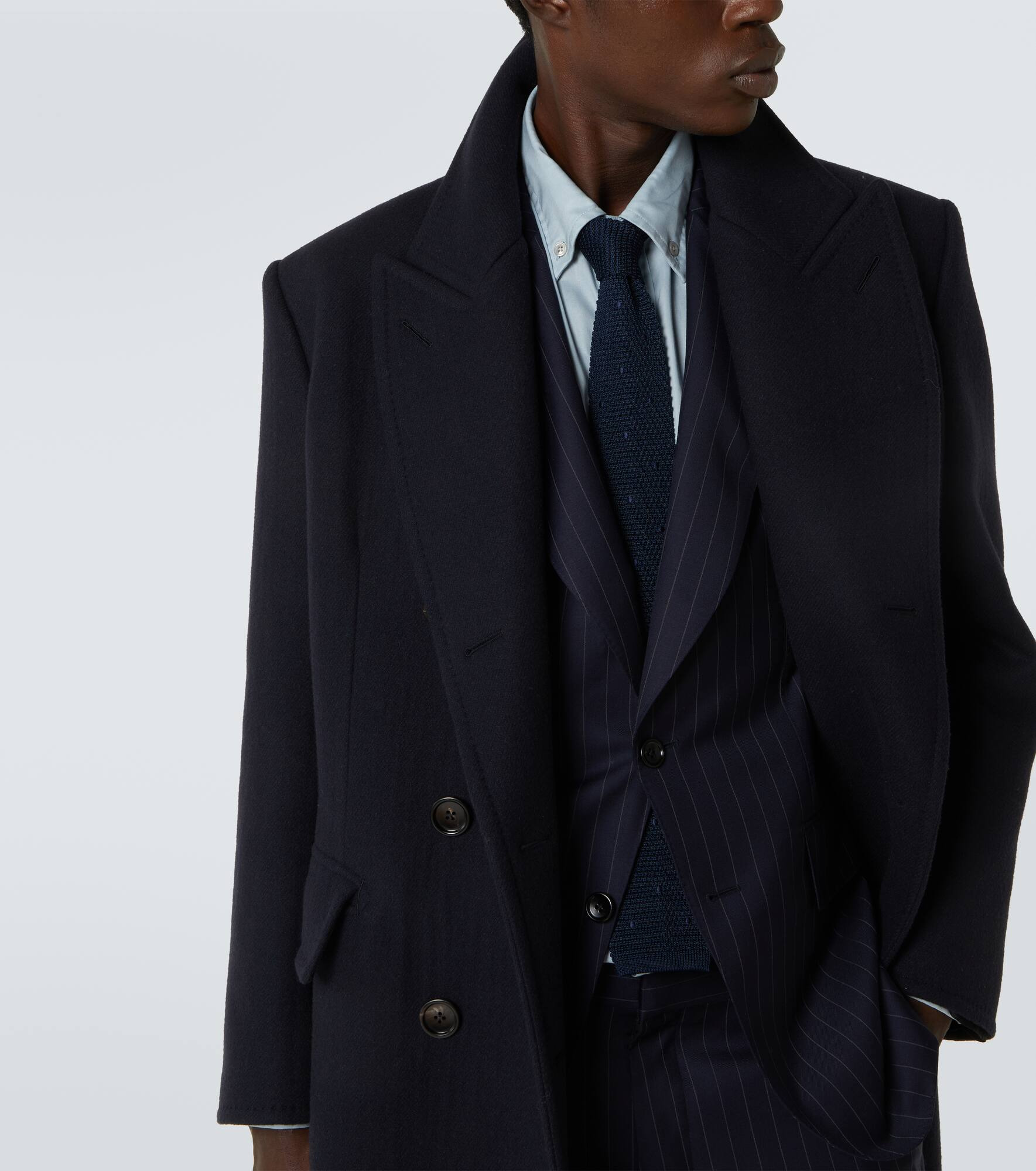 Double-breasted virgin wool coat - 5