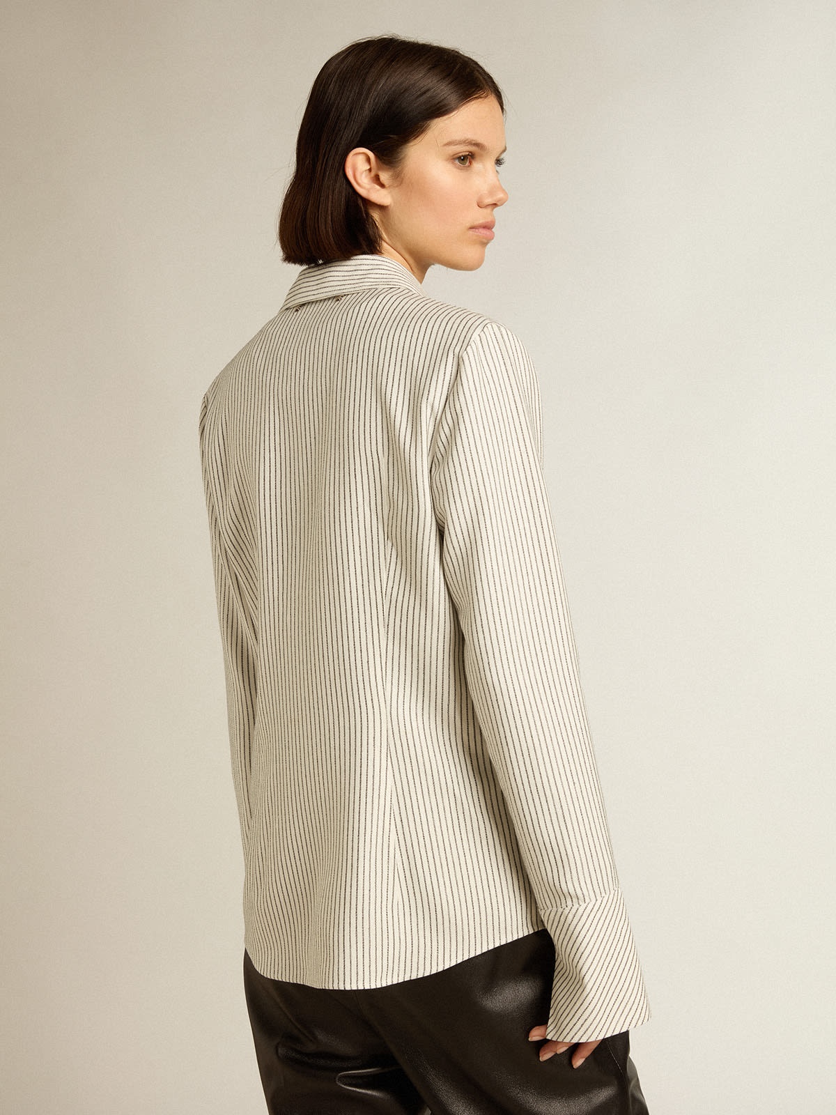 Women’s white viscose shirt with narrow black stripes - 4