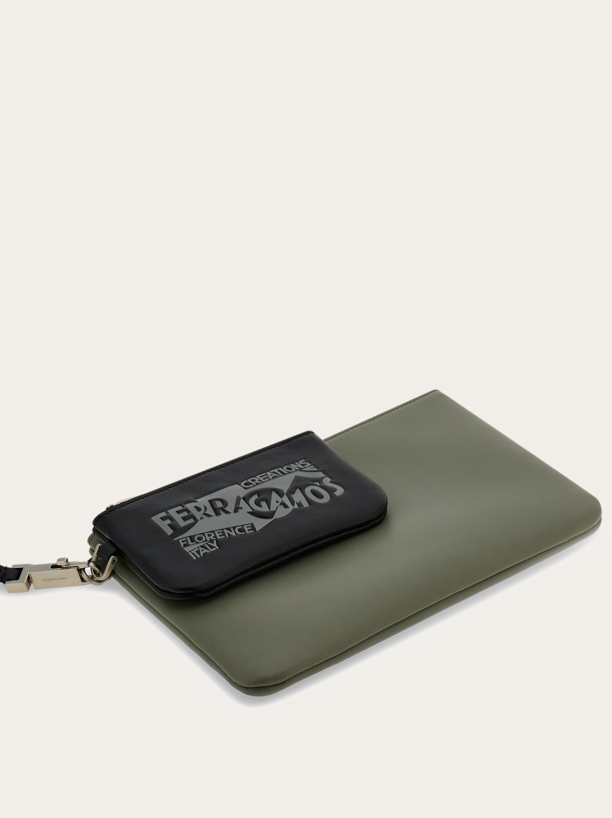 Double clutch with logo - 2