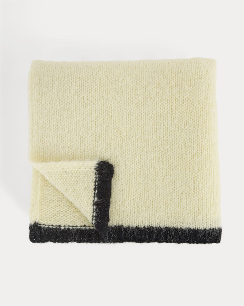 EVERLANE PLUSH ALPACA SCARF outlook