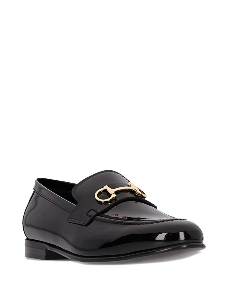 Gancini 특허 가죽 loafers 4