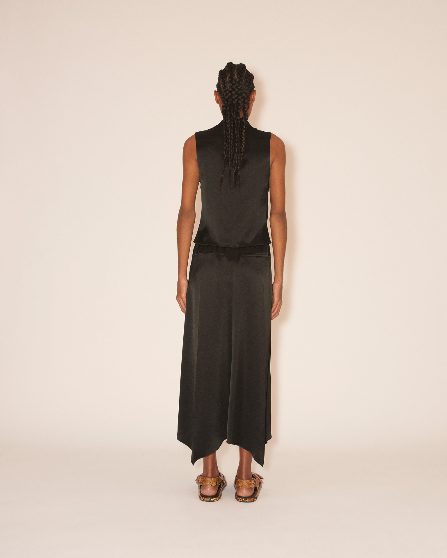 FINJA - Elasticated waist fluted midi skirt - Black - 5