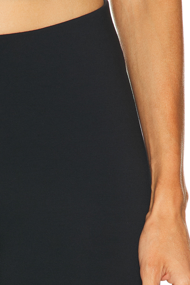 SKIMS Smooth Lounge Capri Pant outlook