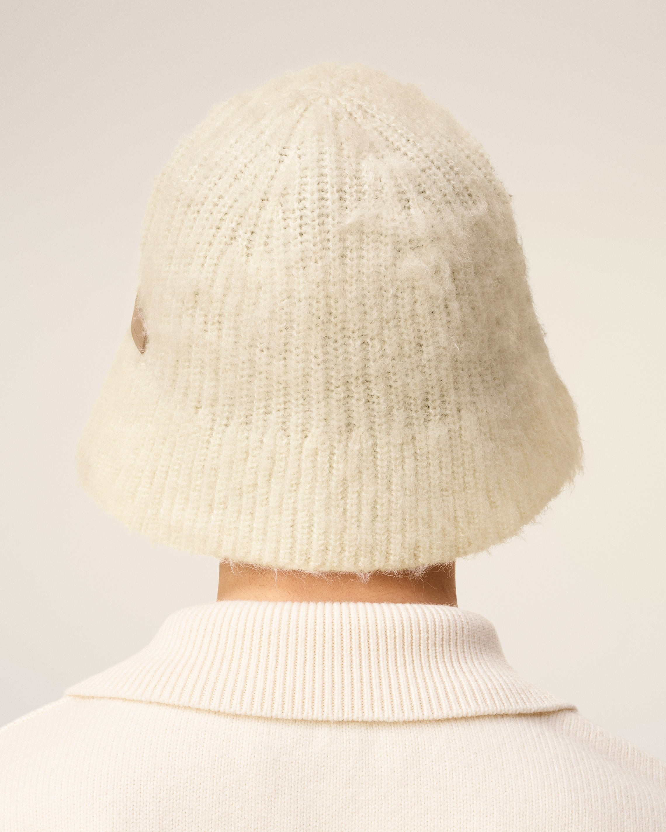 WHITE MOHAIR AMI BUCKET HAT - 7
