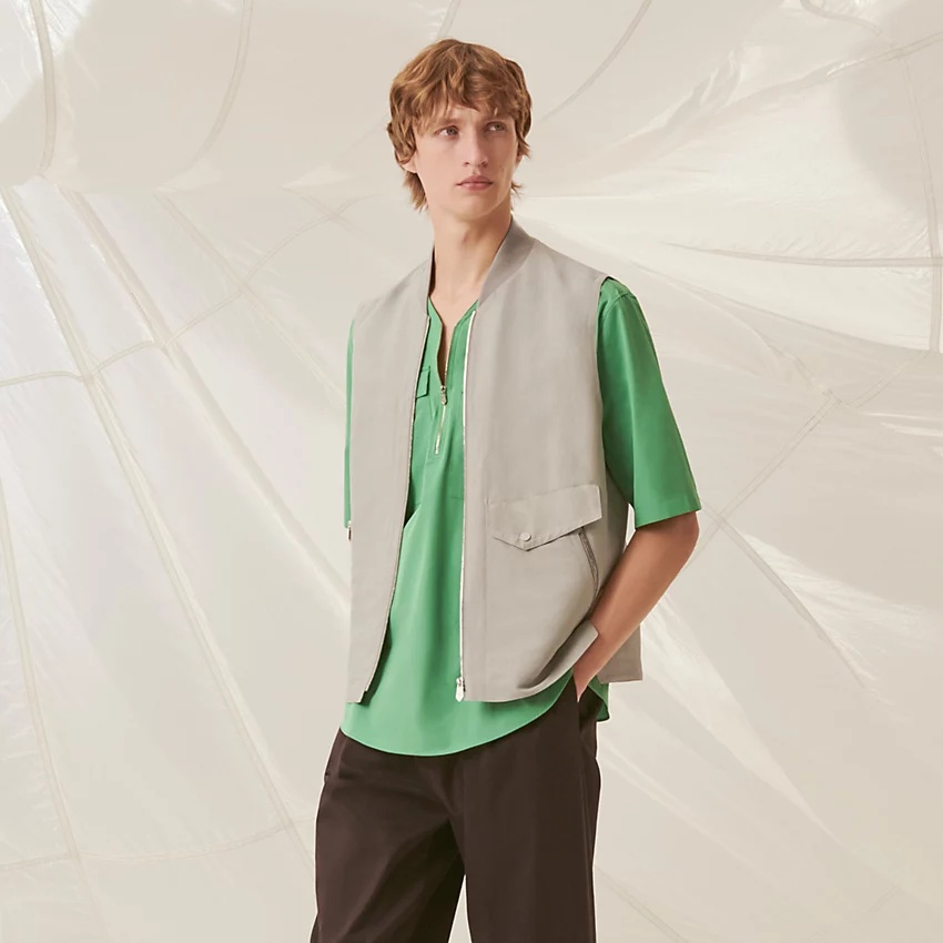 Zipped sleeveless vest - 1