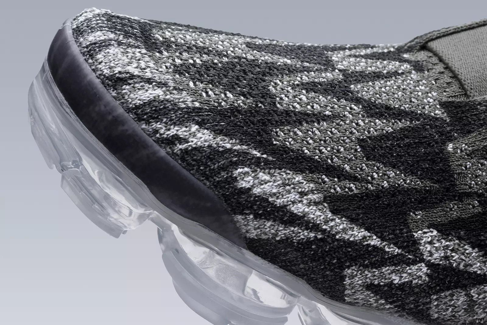 ACRONYM AVM-102 Nike® Air VaporMax Flyknit Moc 2 / Acronym® Sail ...