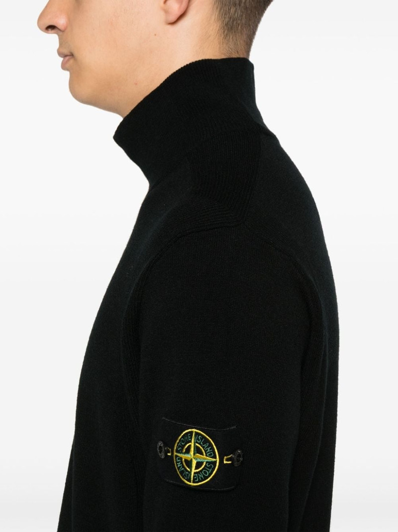 Compass-badge sweater 5