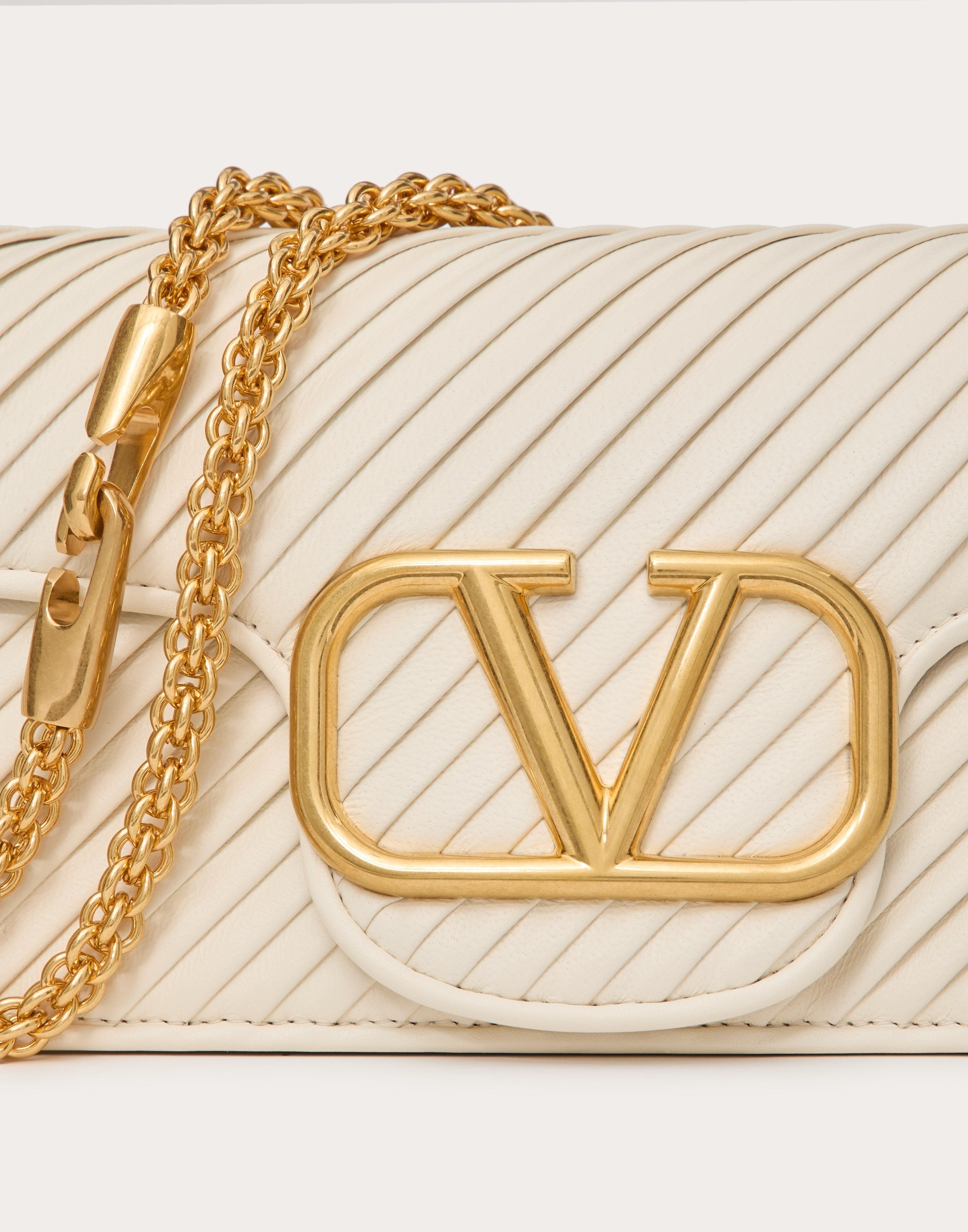 VALENTINO GARAVANI LOCÒ SHOULDER BAG IN PLEATED NAPPA - 8