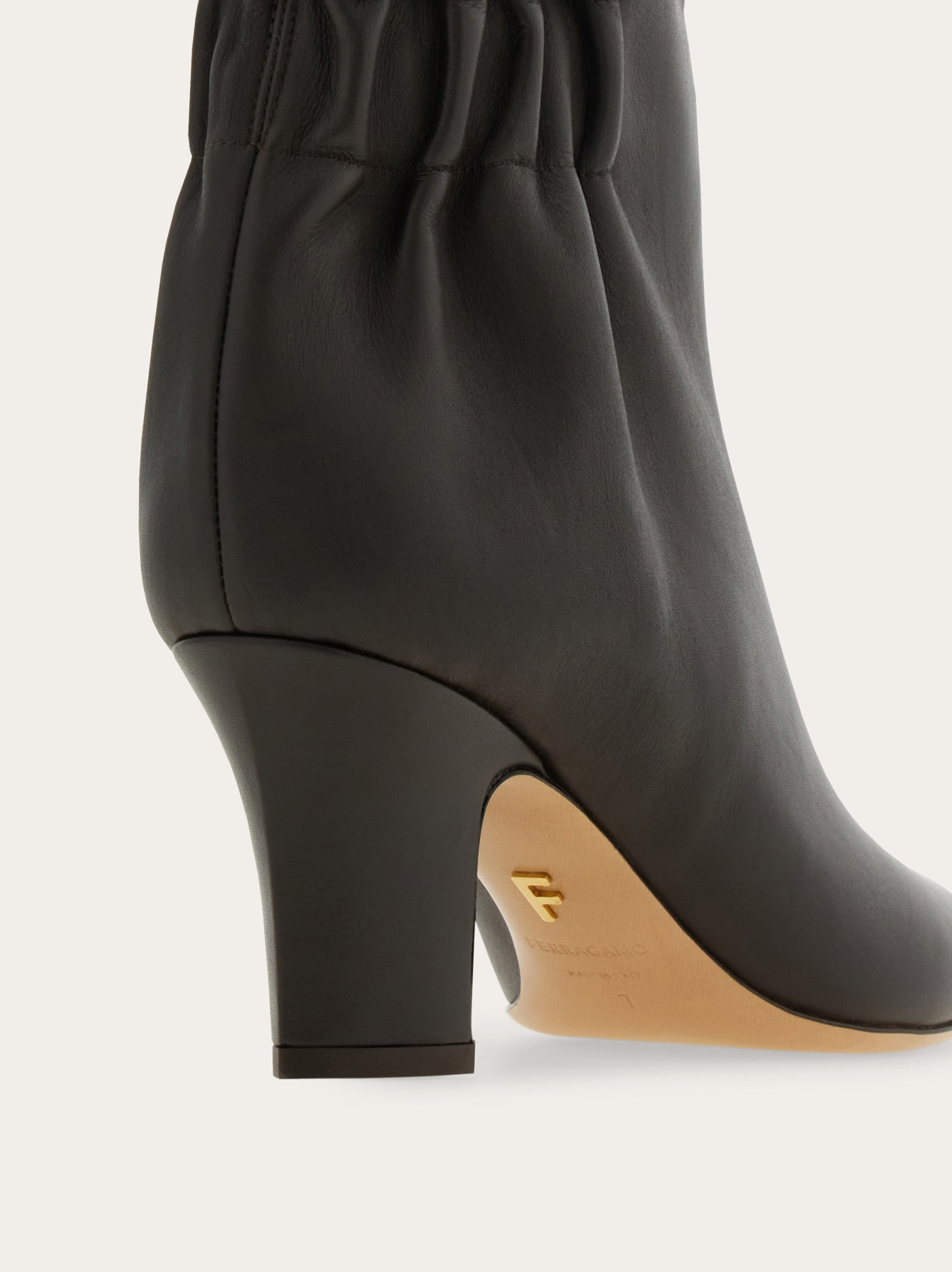 Knee boot with ruched detail - 7