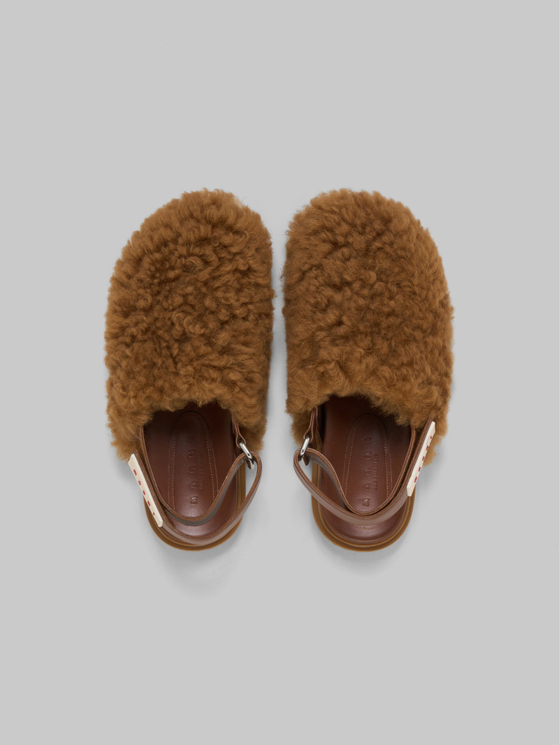 BROWN SHEARLING SABOT 4