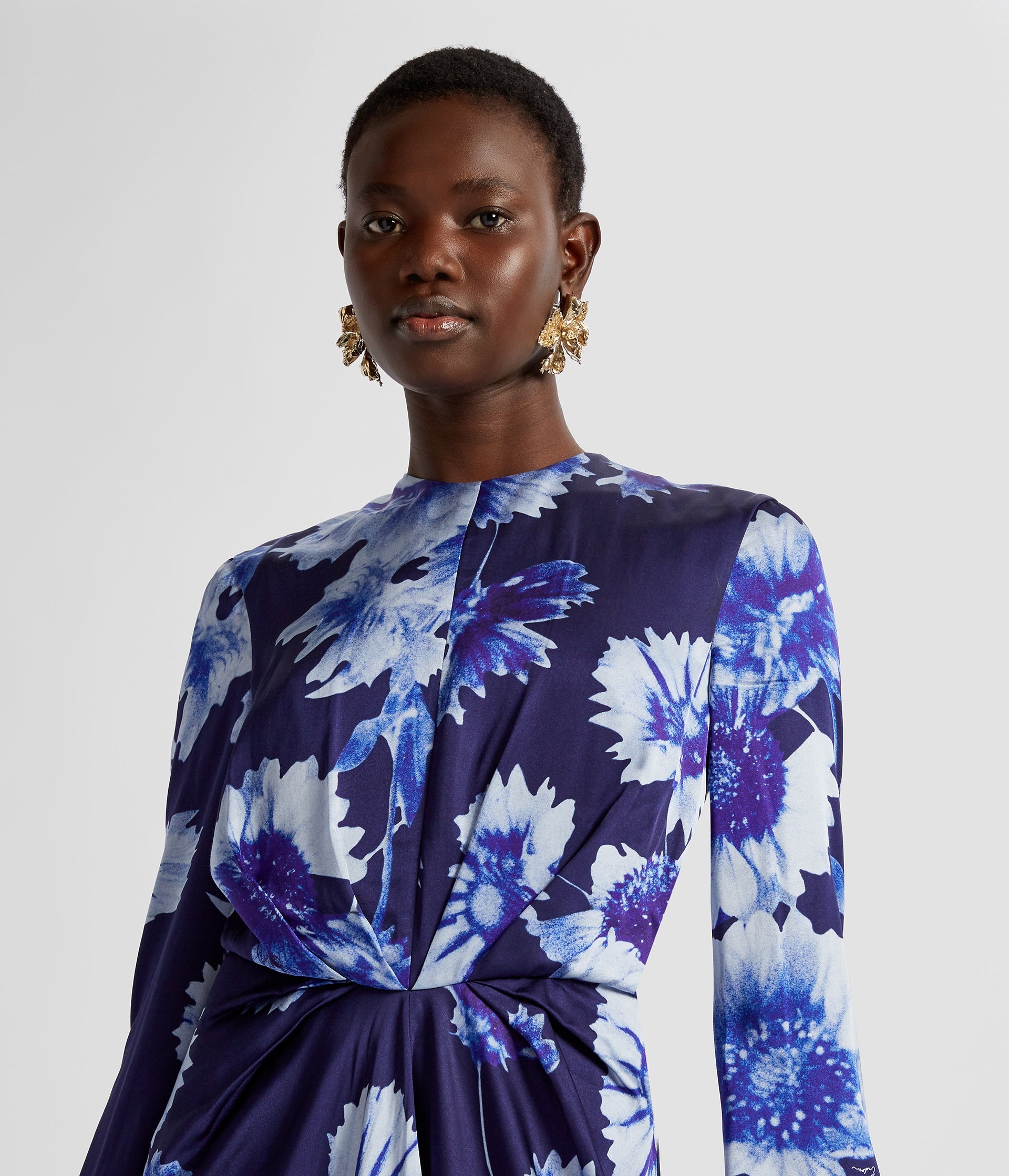 LONG SLEEVE DRAPED MIDI DRESS - 4