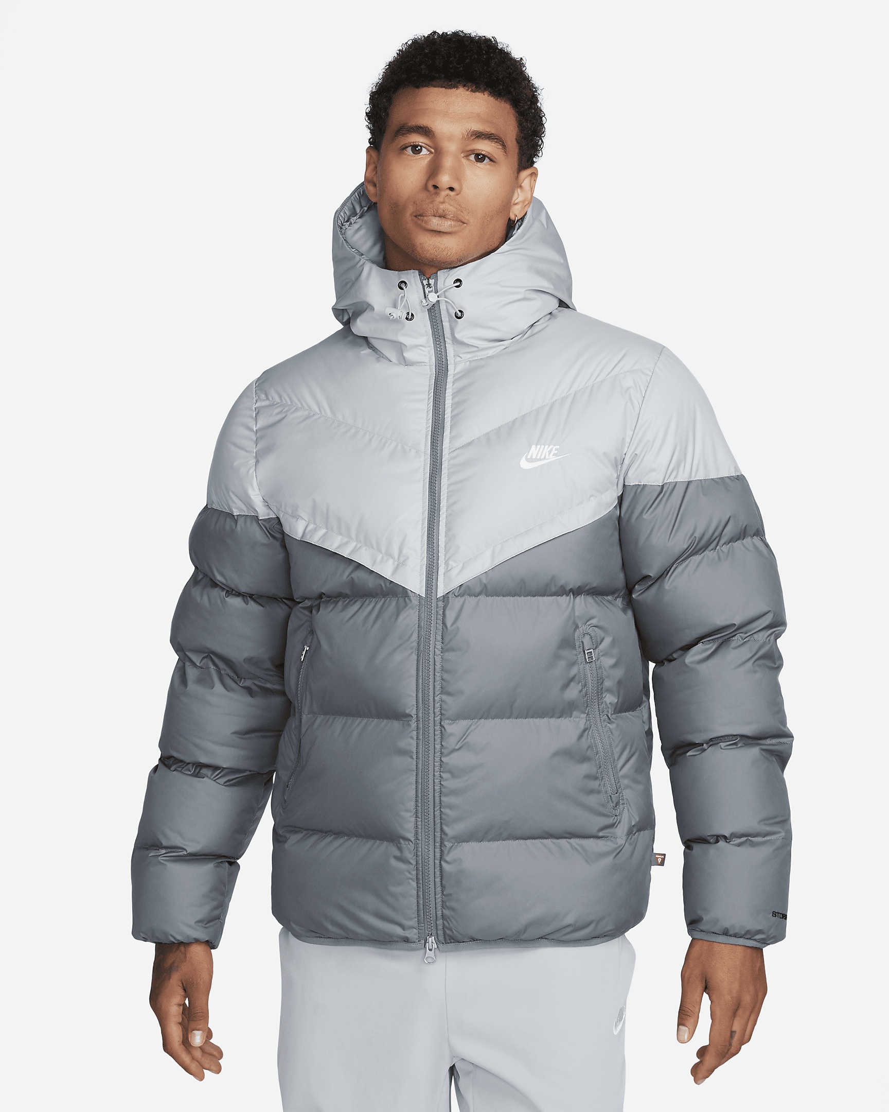 Nike mens puffer coat hotsell size medium