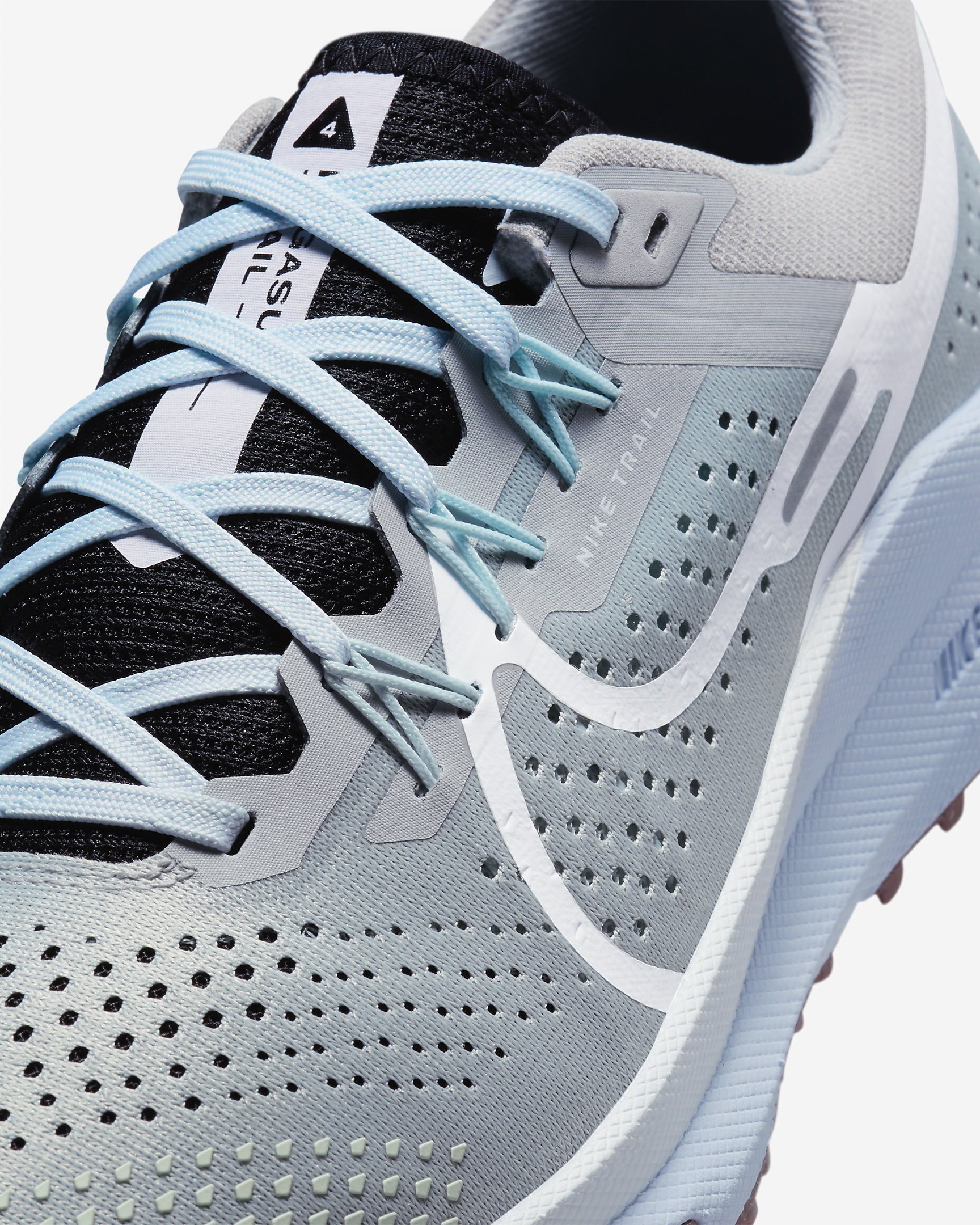 Nike Women's Pegasus Trail 4 Trail Running Shoes - 7