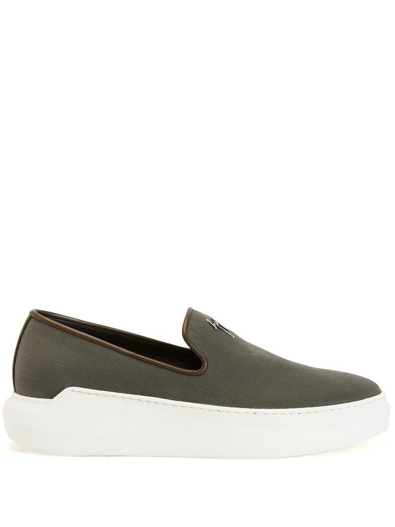 Conley logo-plaque sneakers 1