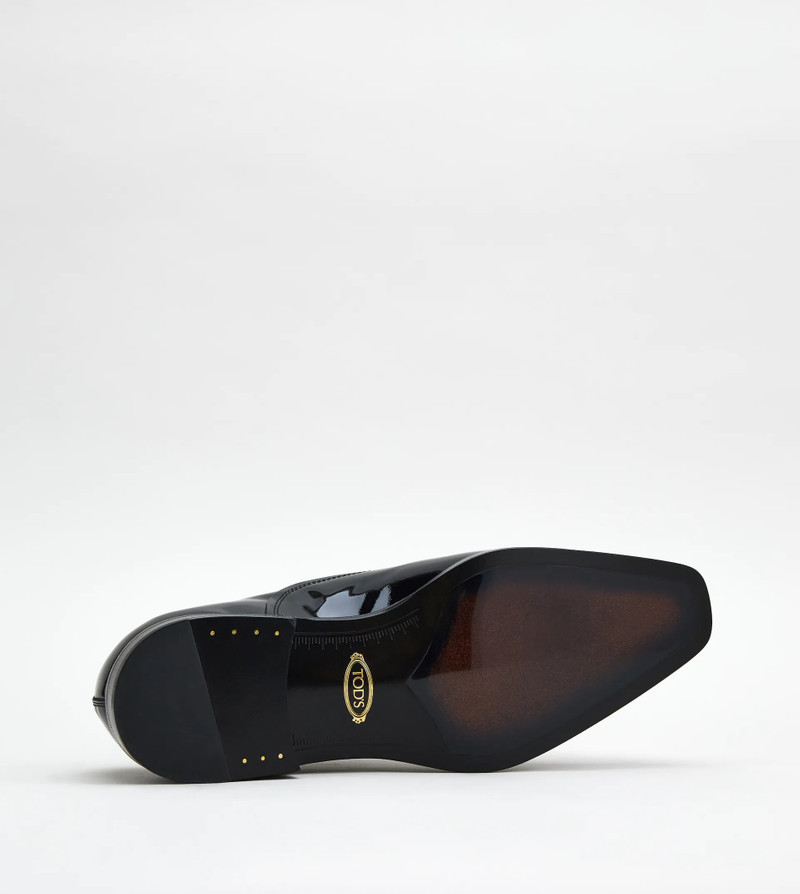 LACE-UPS IN PATENT LEATHER - BLACK 5