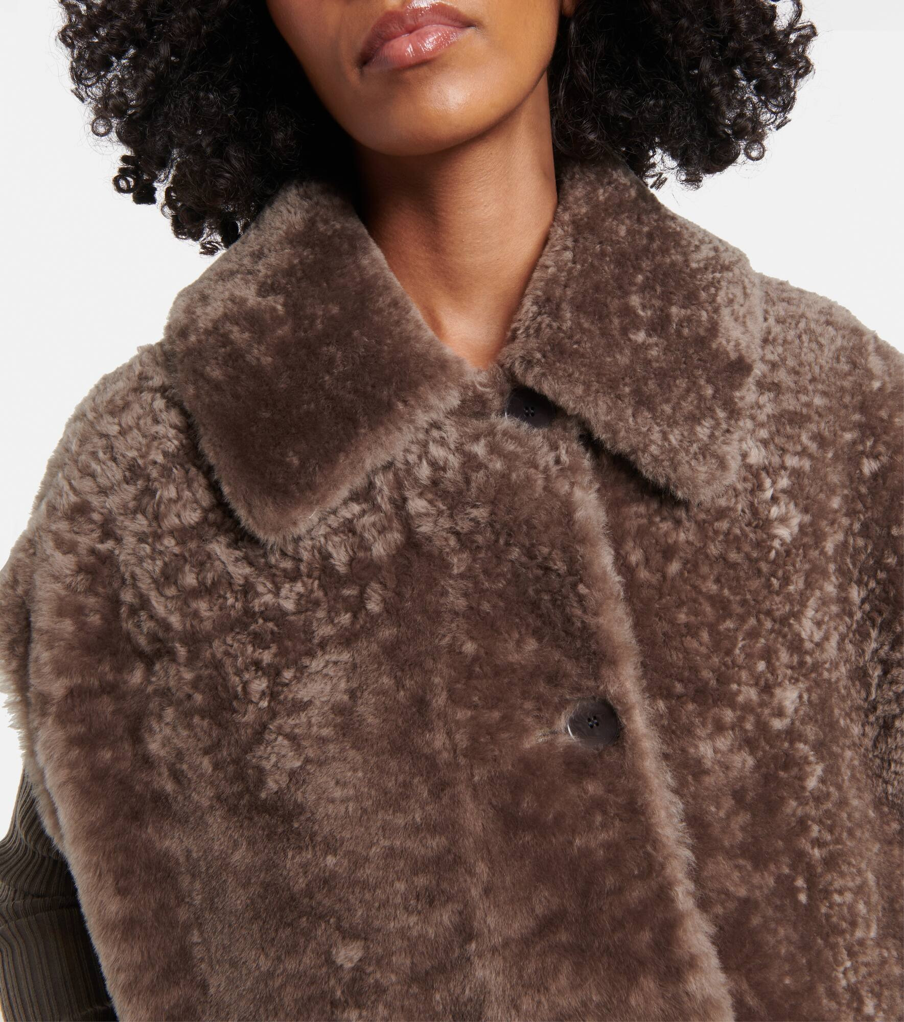 Reversible shearling and leather vest - 4
