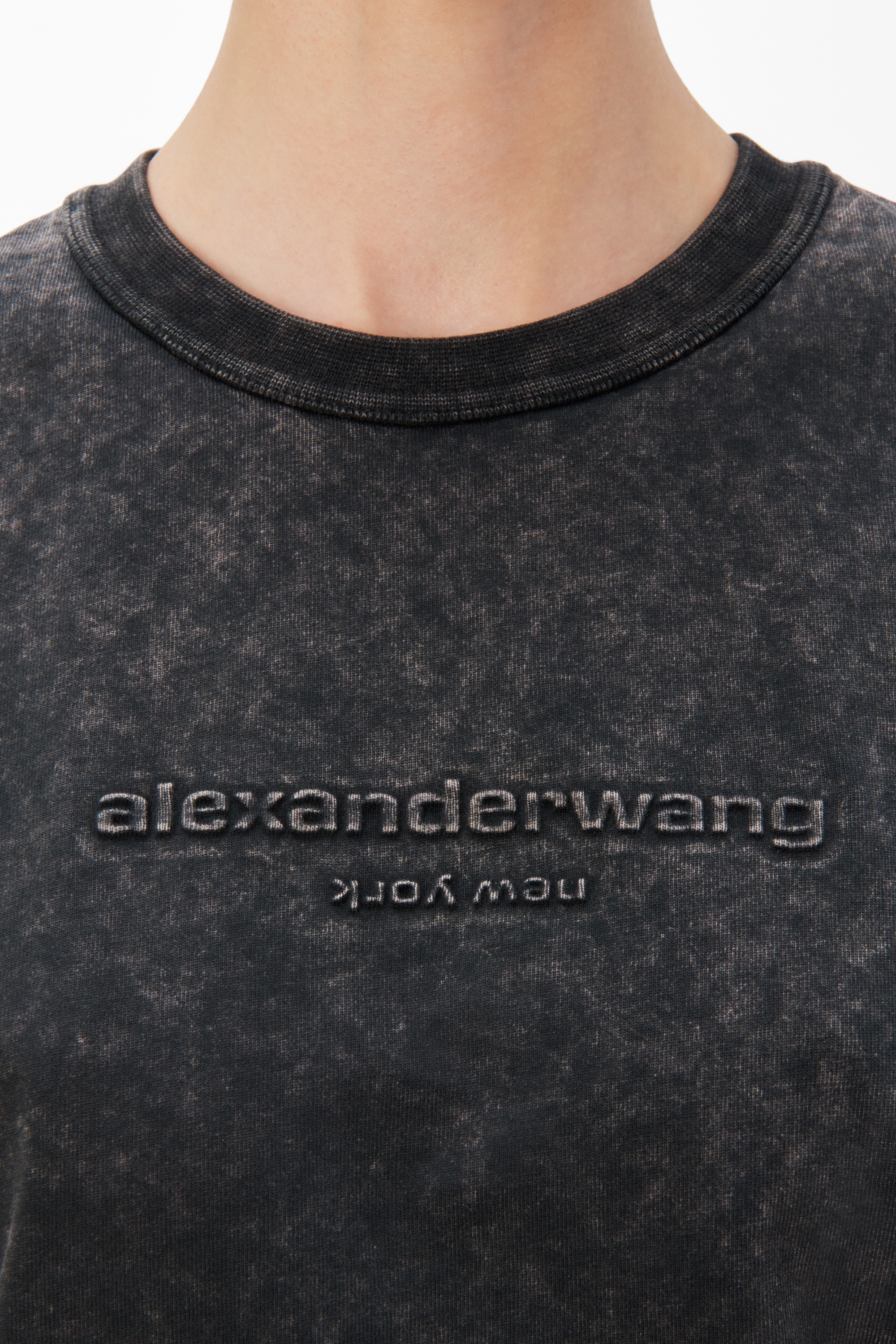 LOGO EMBOSSED ACID WASH SHRUNKEN TEE - 5