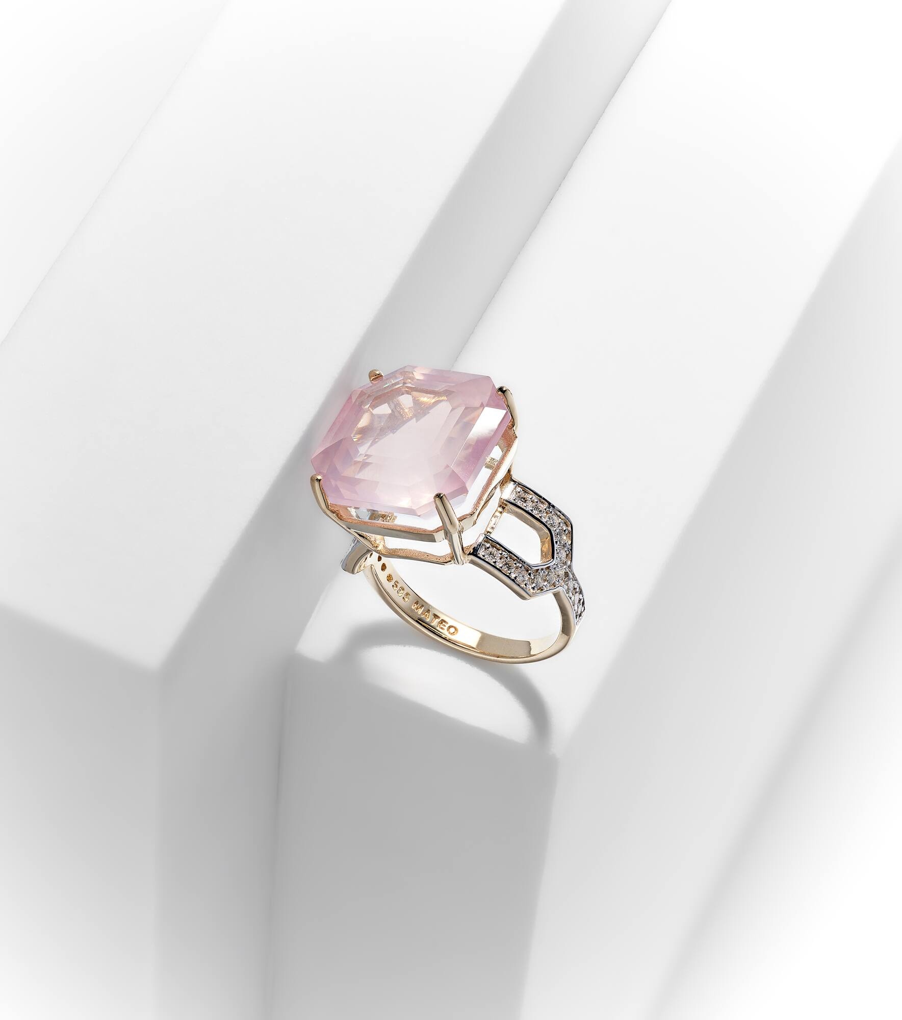 14kt gold ring with topaz and diamonds - 5