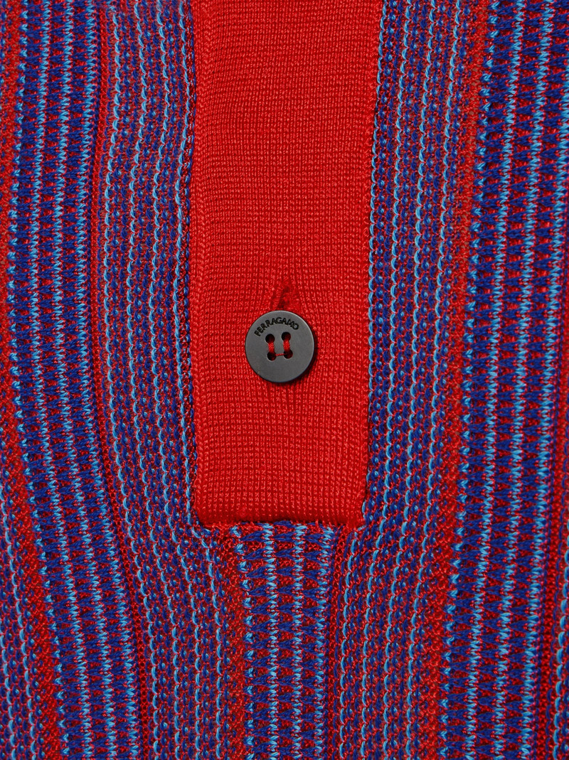 Polo with vertical stripes 5