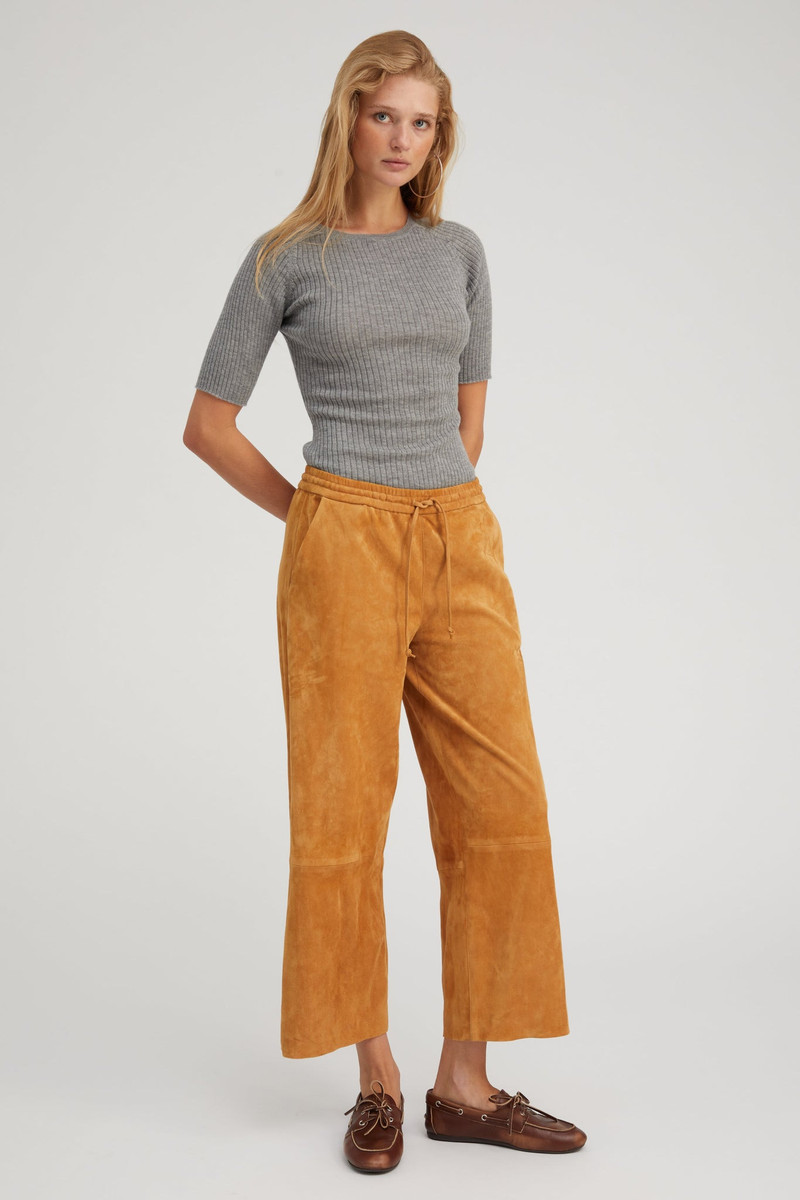 SPRWMN NUTMEG SUEDE CROPPED BAGGY PANTS outlook