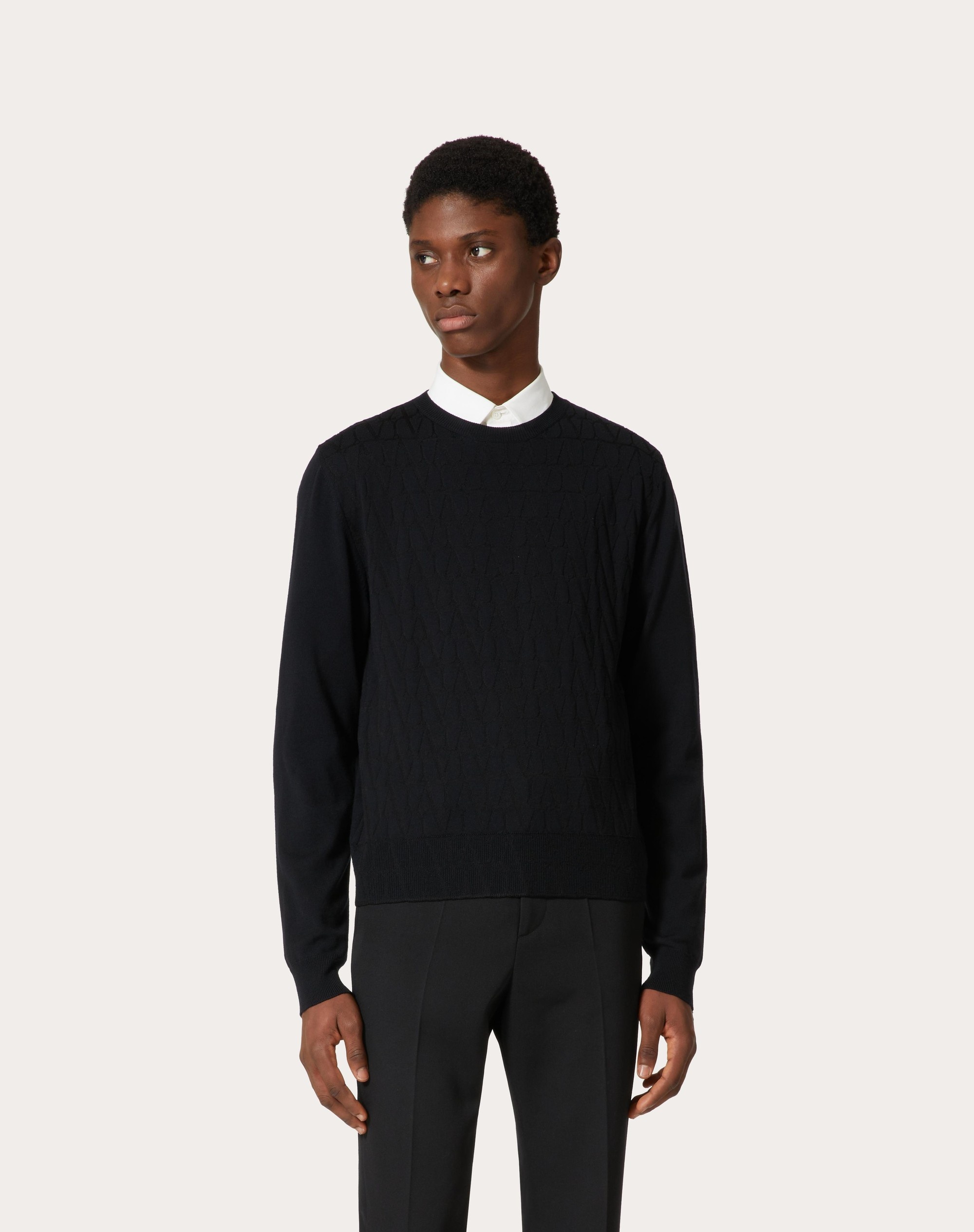 【ヴァレンティノ】 Sweaters & Knitwear - Sweatshirts シャツ VALENTINO Men's Embroidered Logo Cotton Crewneck Sweatshirt