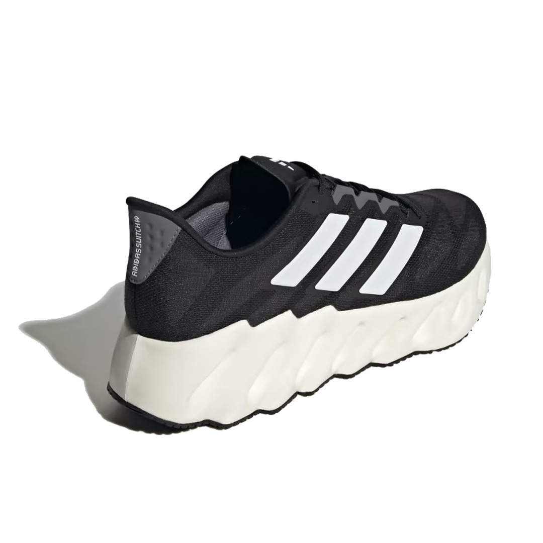 ★関税込★Adidas★ADIDAS SWITCH FWD★25-30cm★ Amazon.com | adidas Switch FWD Men's Running Shoes (White