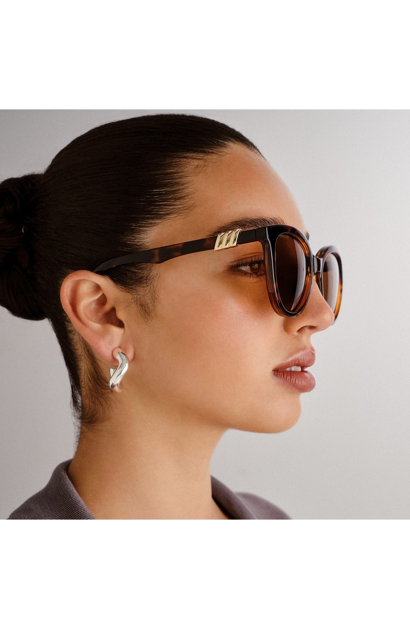 Le Specs The Muse 54mm Round Sunglasses in Tort/Brown Mono Pol at Nordstrom - 5