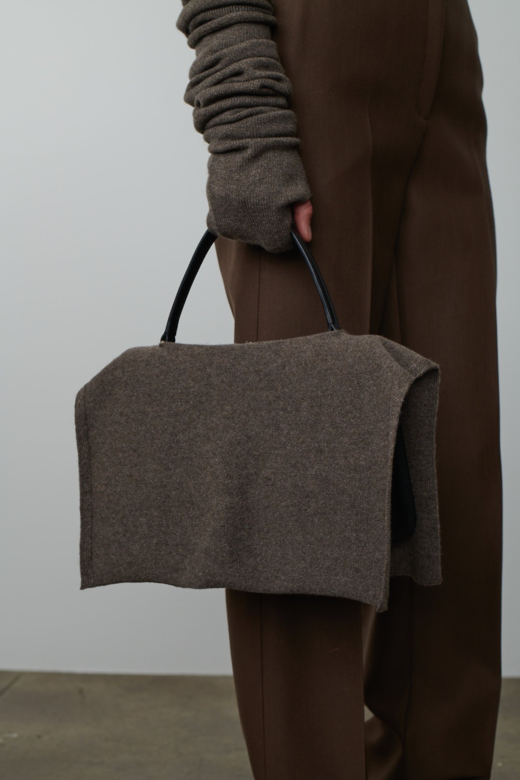Chopo Gloves in Cashmere - 3