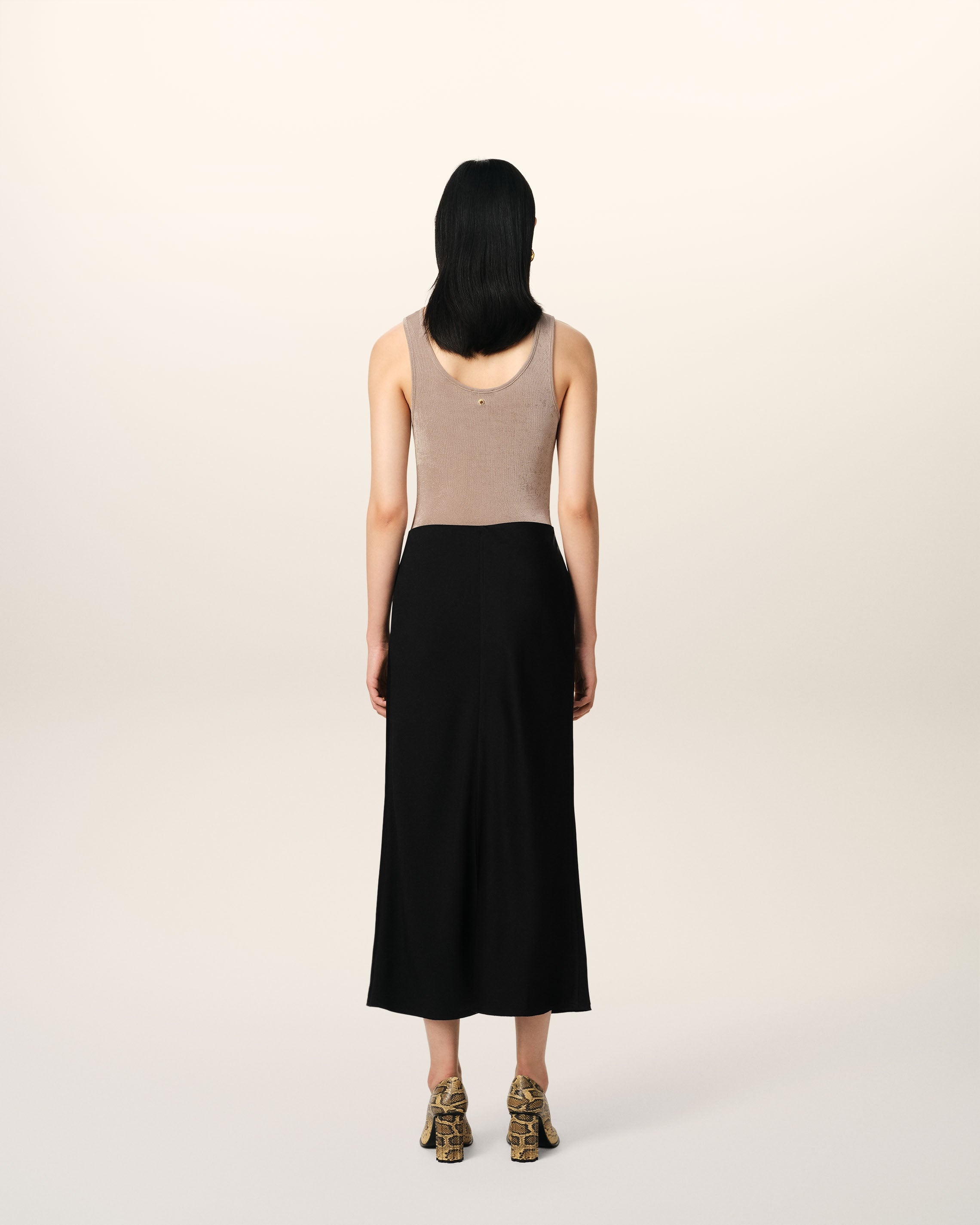 BLACK STRAIGHT MIDI SKIRT - 4