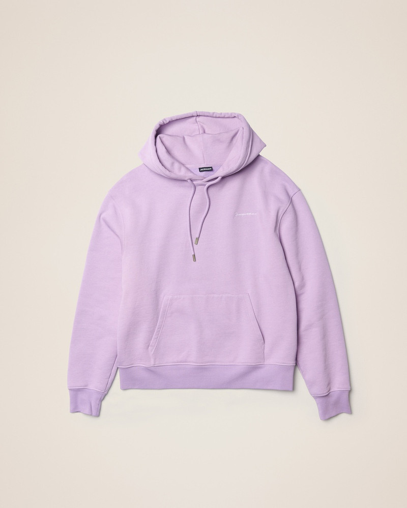 Le sweatshirt brodé 1