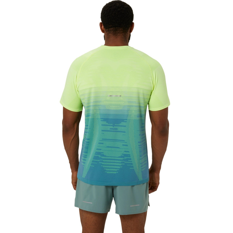 Asics MEN'S SEAMLESS SHORT SLEEVE TOP outlook