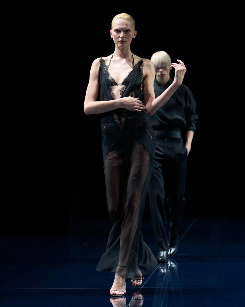 TOM FORD LACE-ENCRUSTED EVENING DRESS outlook