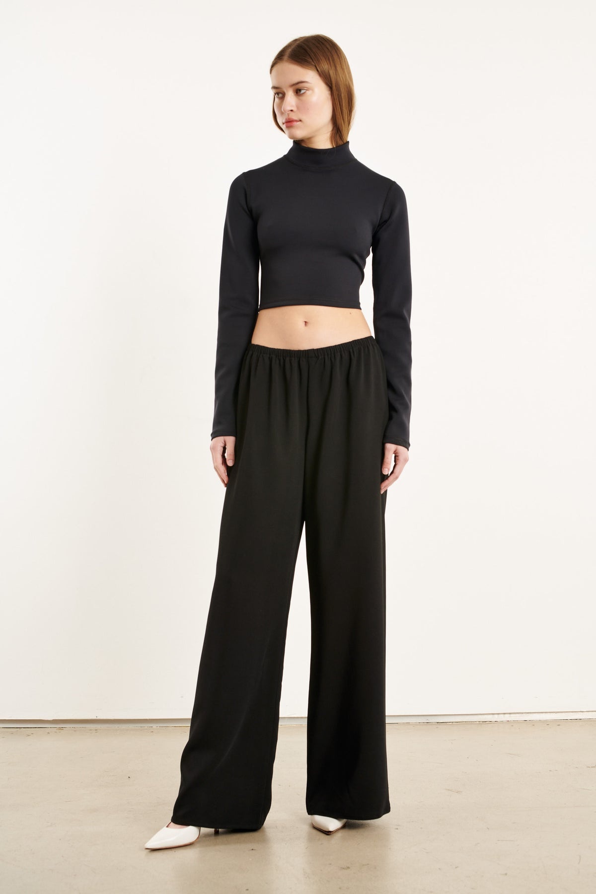 BLACK BACK LOGO CROPPED RASHGUARD - 6