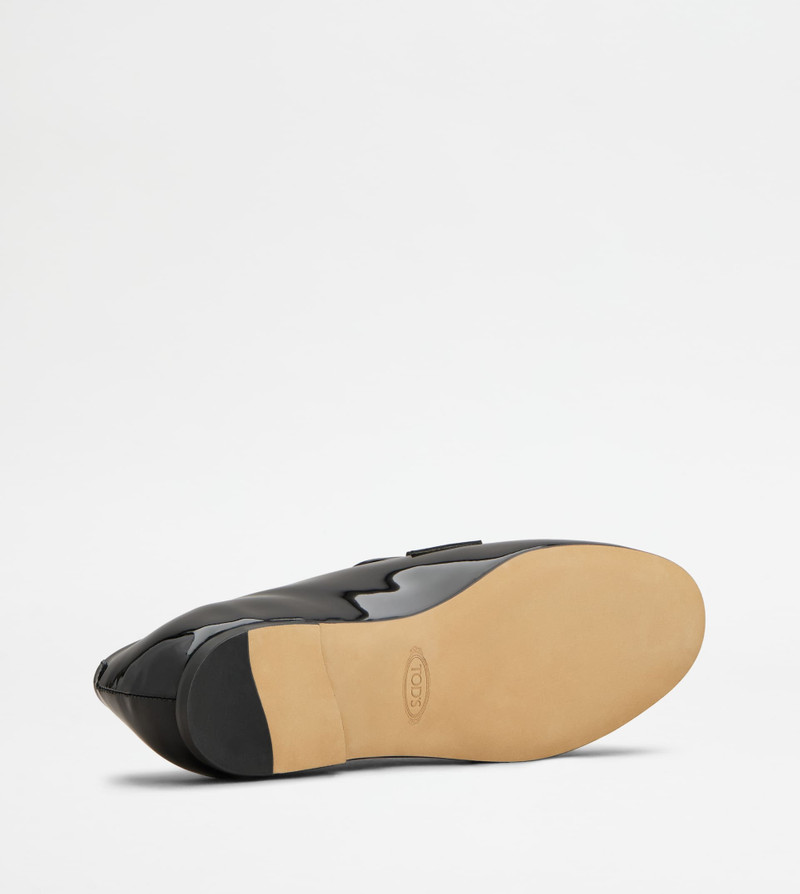 LOAFERS IN PATENT LEATHER - BLACK 4