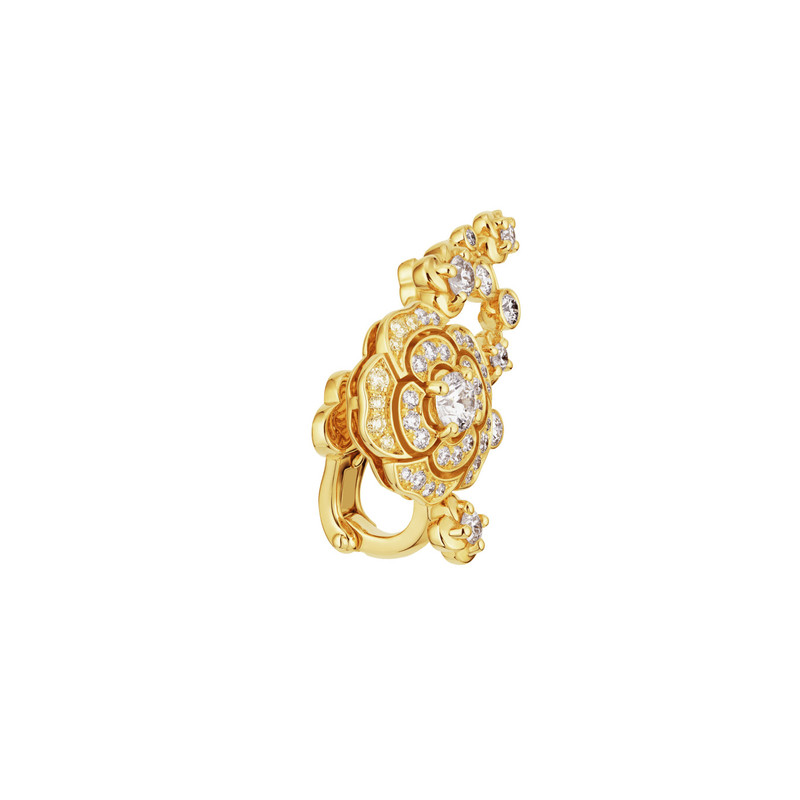 CHANEL Bouton de Camélia crawling earrings outlook