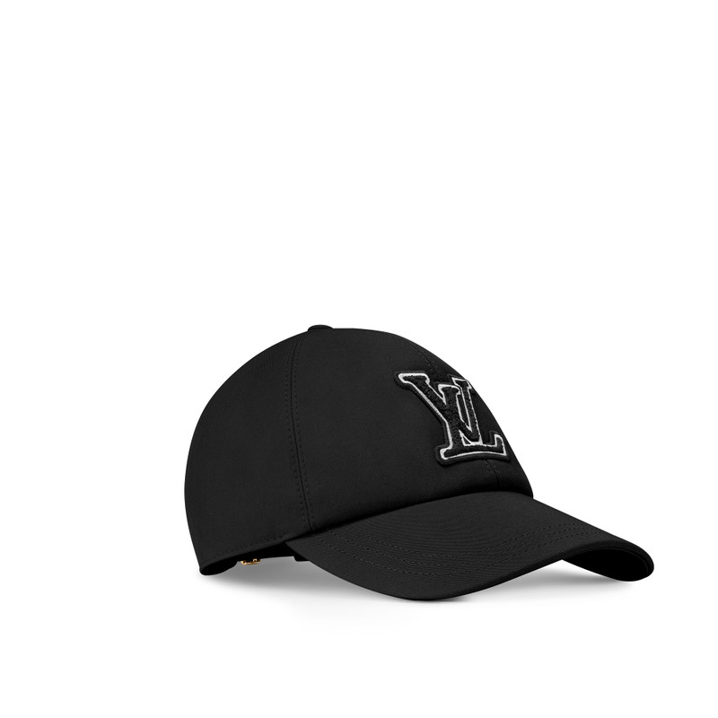 Louis Vuitton LV Signature Cap outlook