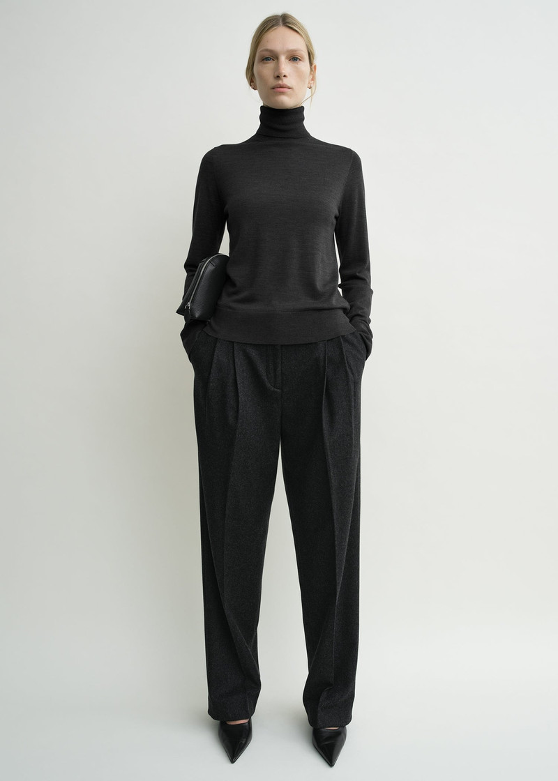 TOTEME Fine turtleneck charcoal outlook