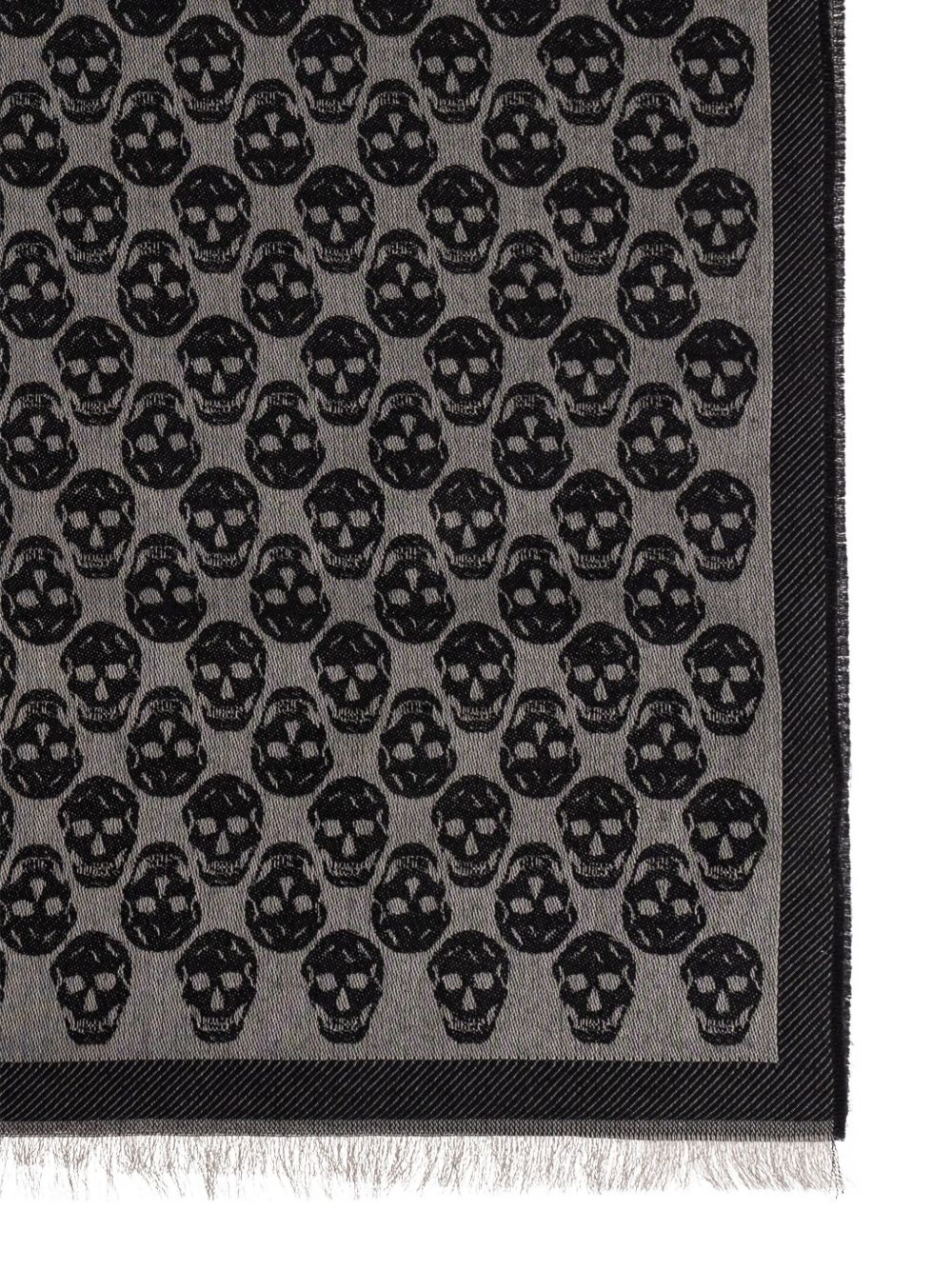 skull-patterned fringed scarf - 2