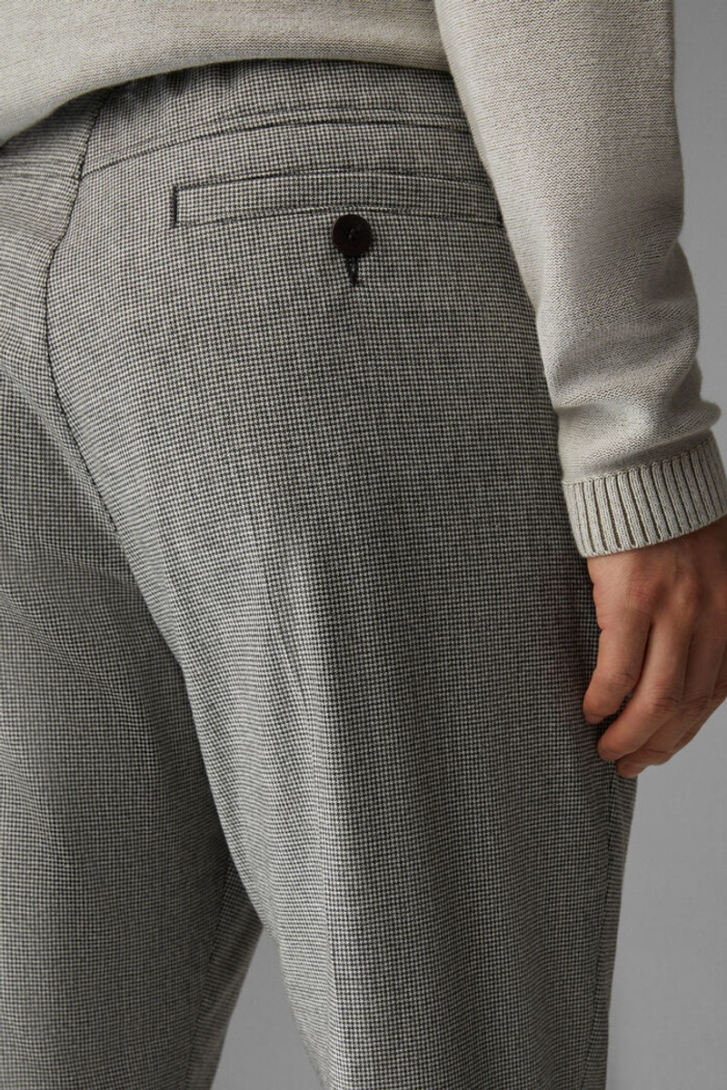 James Jogging pants in Black/White 5