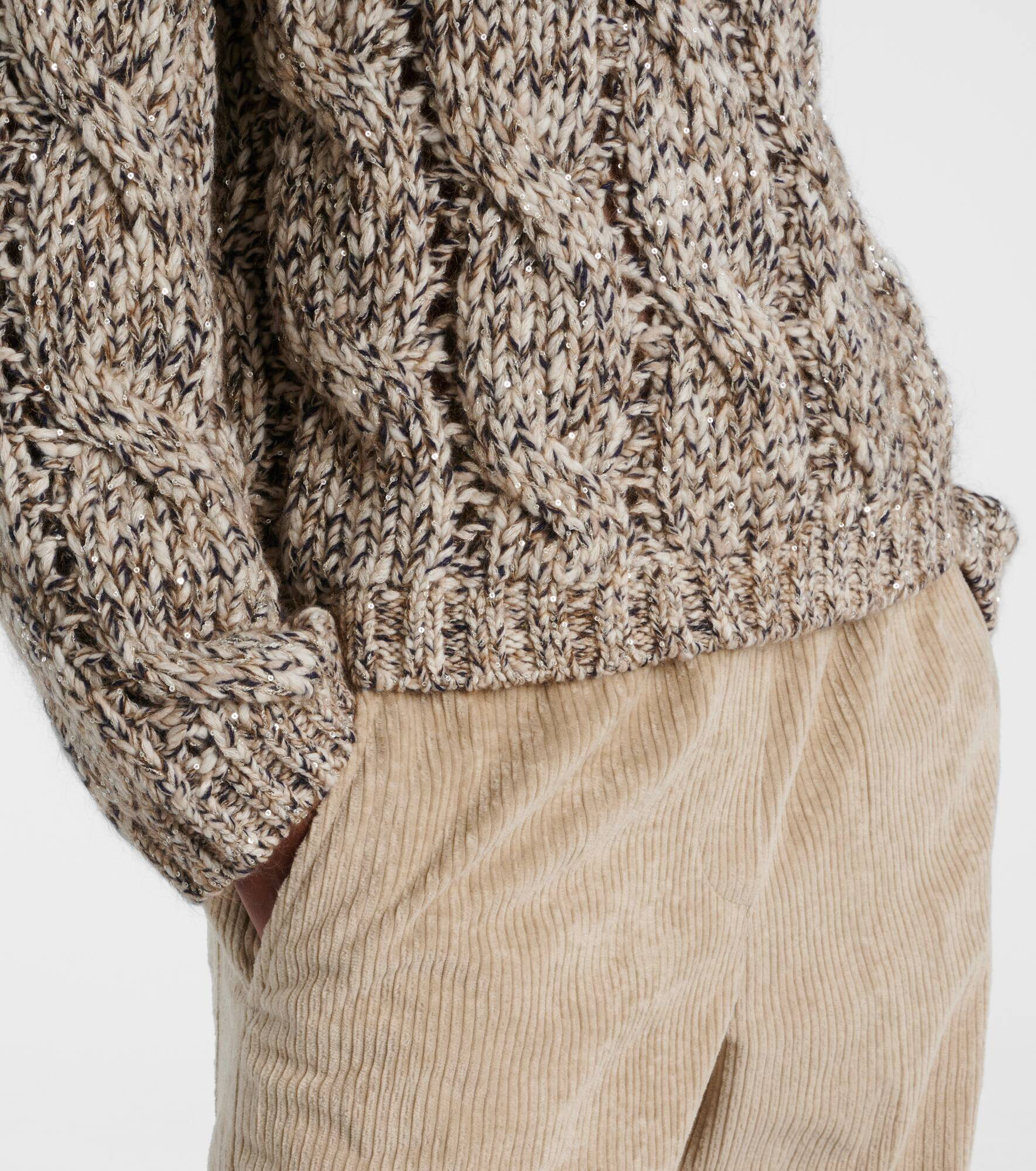 Cable-knit wool and cashmere turtleneck sweater - 5