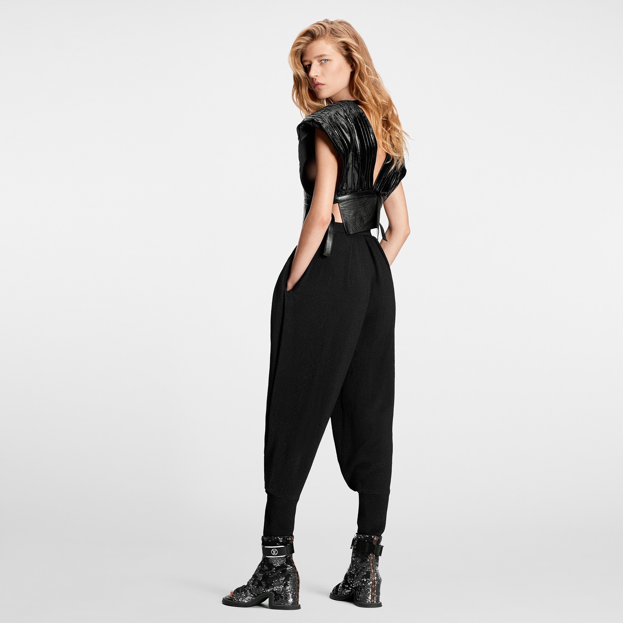 Textured Silk Carrot Pants - 3