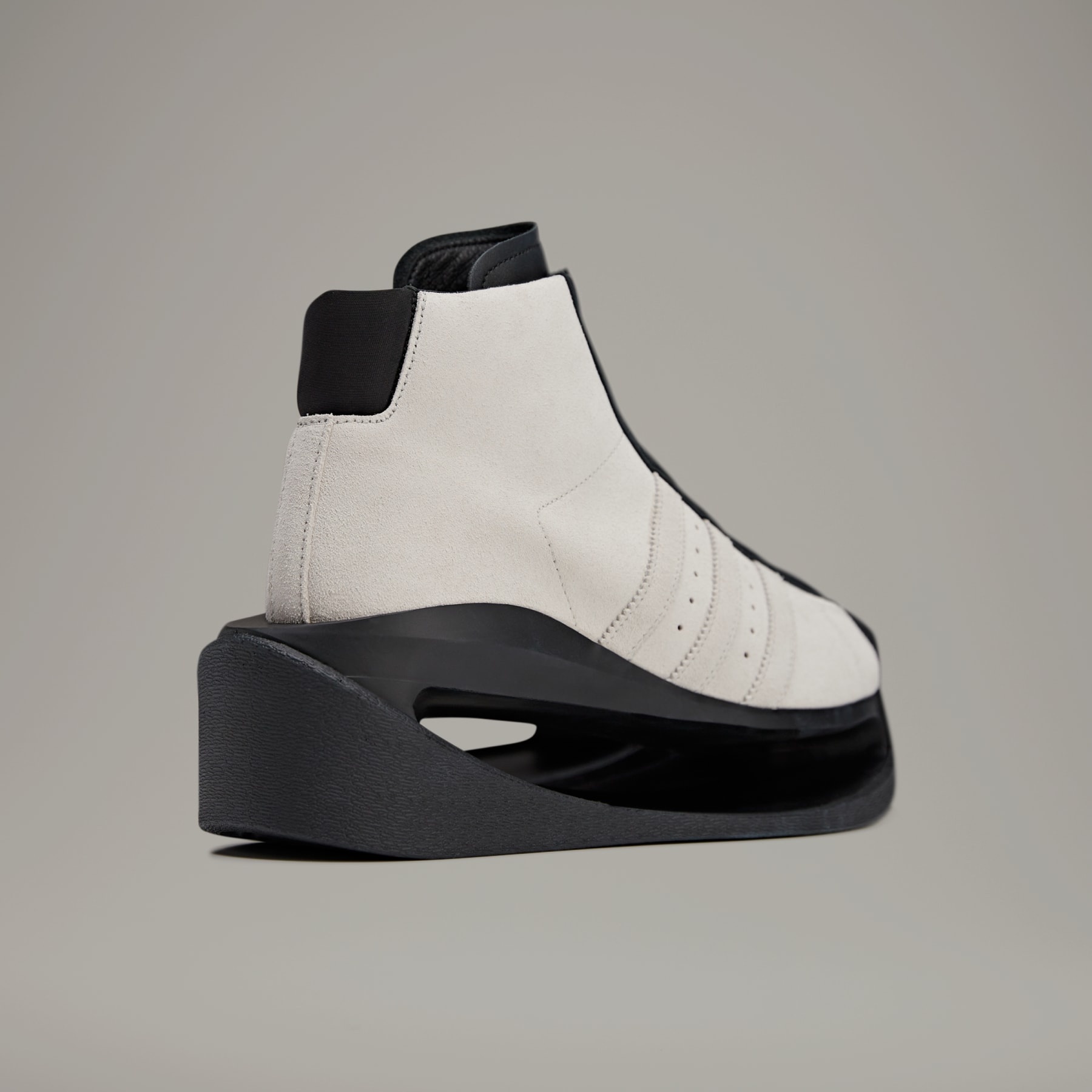 Y-3 Gendo Pro Model - 6