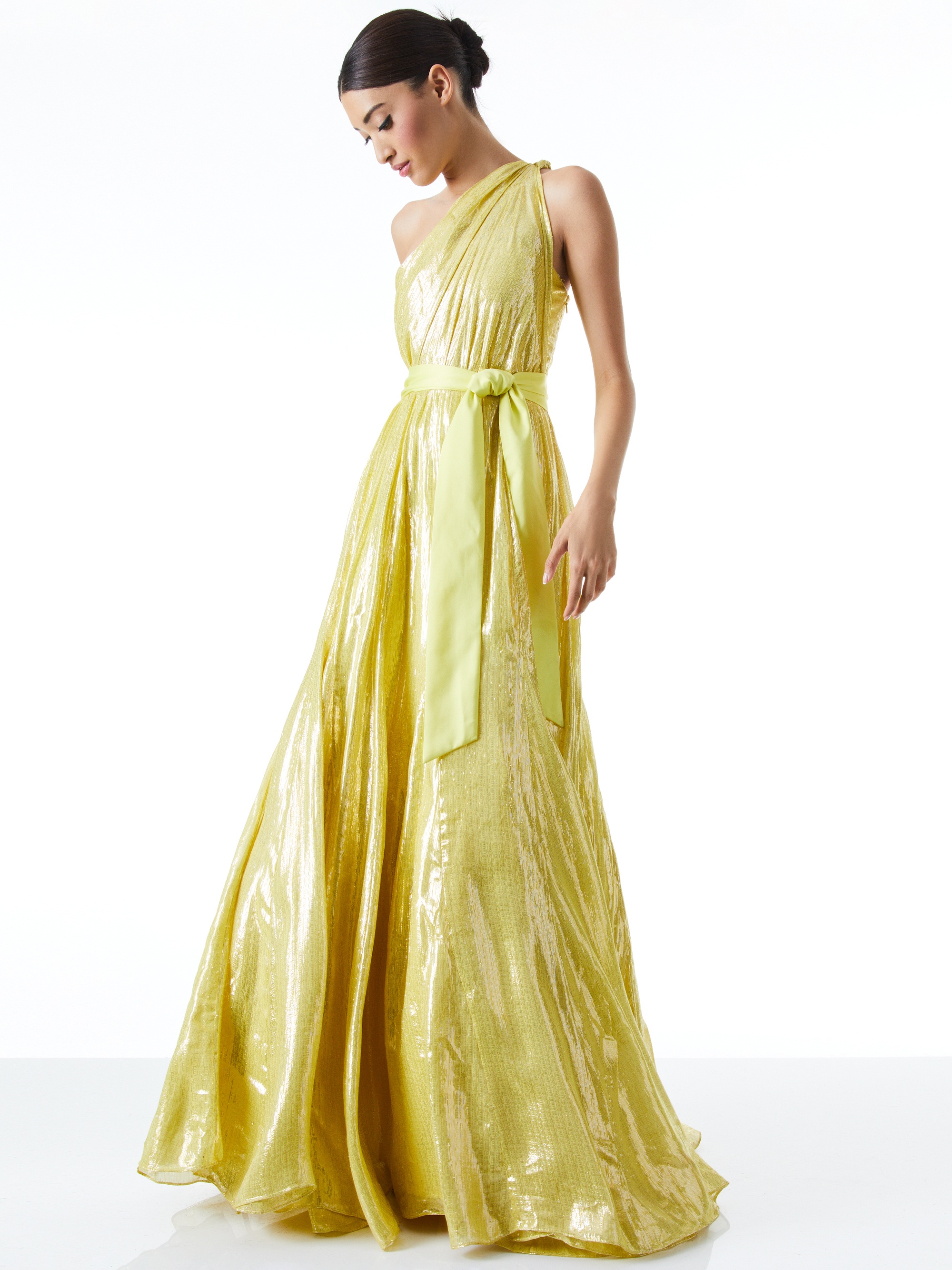 Alice + Olivia MILAN ONE SHOULDER GOWN WITH WAIST BOW