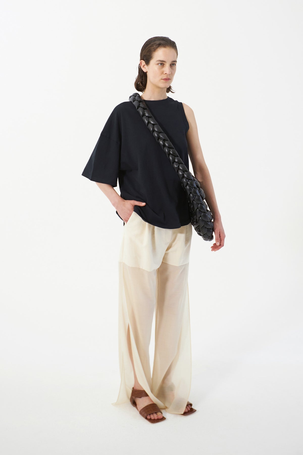 ORGANIC COTTON ONE-SLEEVE T-SHIRT BLACK - 6